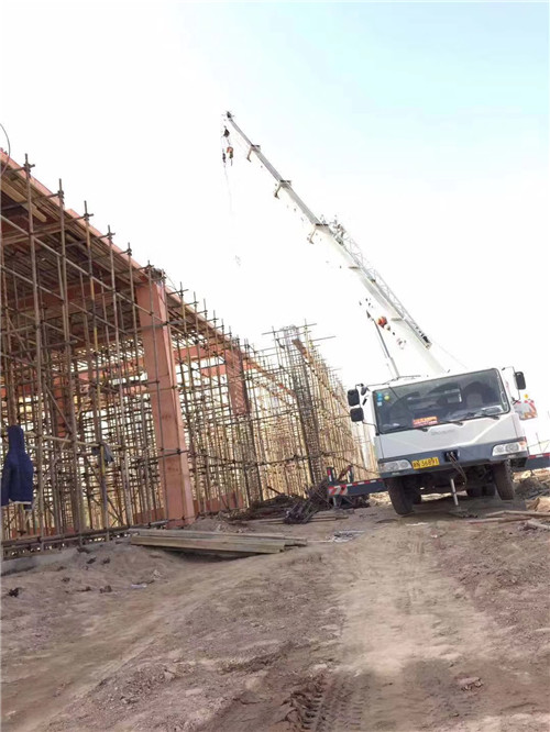 丰满区吊车作业的安全注意事项有哪些？