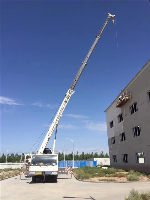 丰满区“轻装强干”—— 吊车的 “轻量化臂架” 技术